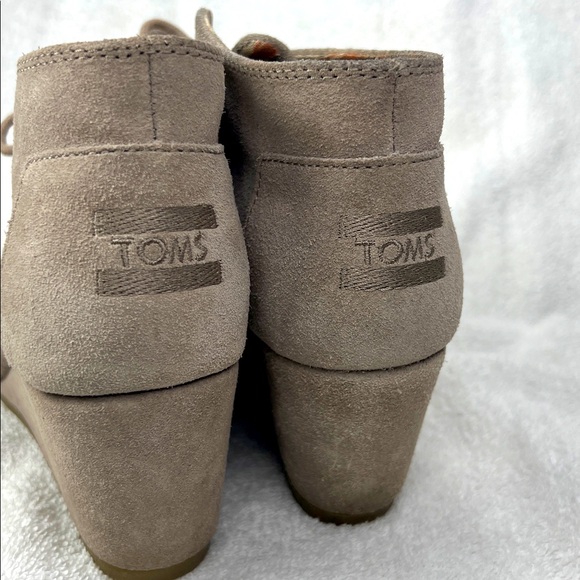 Toms Women's Beige Wedge Ankle Boots - Picture 7 of 8
